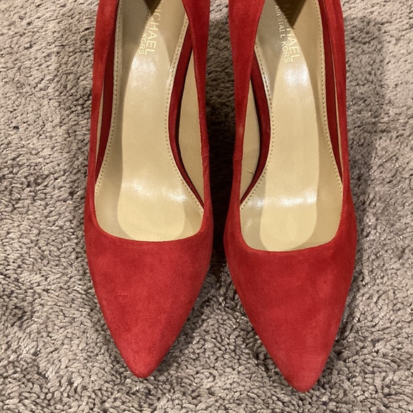 Michael Kors Heels, Suede, Size 6.5, Scarlet color - Picture 2 of 9